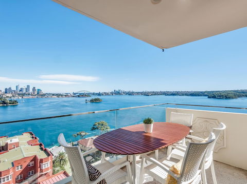 Panoramic Harbour Views And Unbeatable Comfort - Hotels Melbourne 0