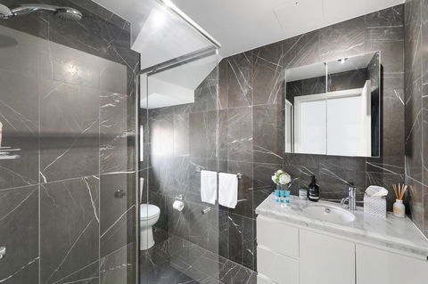 Darling Harbour Penthouse Views+Jacuzzi - Hotels Melbourne 5