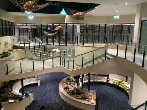 Nomikis\'On The Avenue - Hotels Melbourne 11