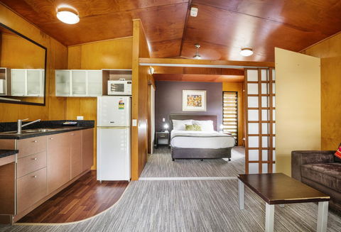 Mercure Darwin Airport Resort - Hotels Melbourne 3