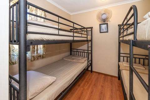 Oasis Tourist Park - Hotels Melbourne 17