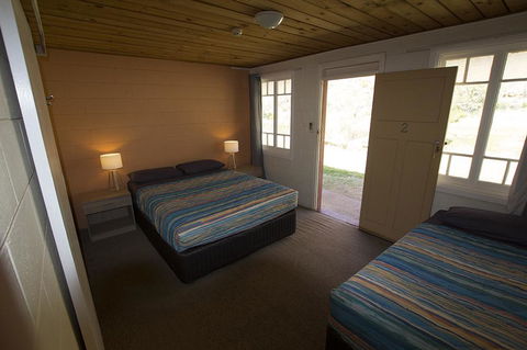 Glen Helen Lodge - Hotels Melbourne 12