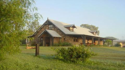 Bonn Abbey - Magnificent Stone Abbey - Hotels Melbourne 2