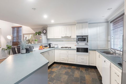 Boutique Private Rm Situated In The Heart Of Burwood1 - Hotels Melbourne 2