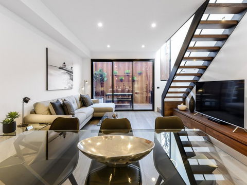 Boutique Stays - County Down, Contemporary Port Melbourne Home - Hotels Melbourne 0