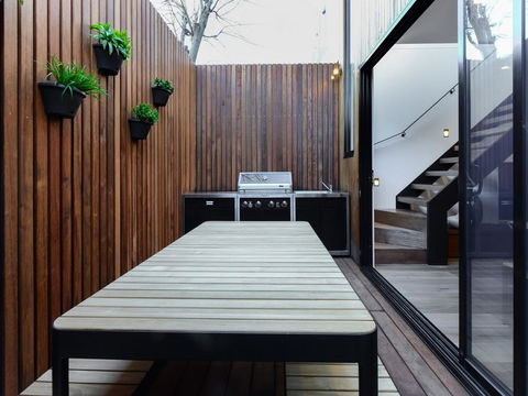 Boutique Stays - County Down, Contemporary Port Melbourne Home - Hotels Melbourne 1