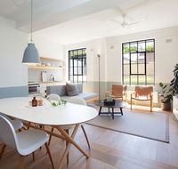 Boutique Sunlit Studio with Designer Furnishings - Hotels Melbourne
