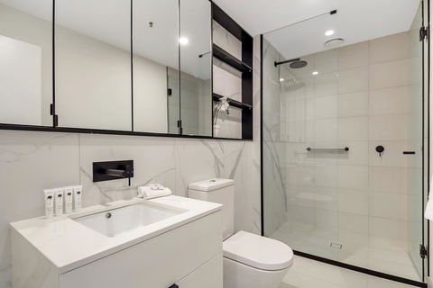 Brand New Apartment With Balcony, Gym And Sauna - Hotels Melbourne 2