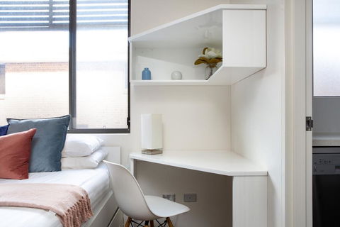Bright Studio Steps From Westmead Hospital - Hotels Melbourne 2