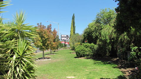 Bristol Hill Motor Inn & Peppa's Licensed Restaurant - Hotels Melbourne 2