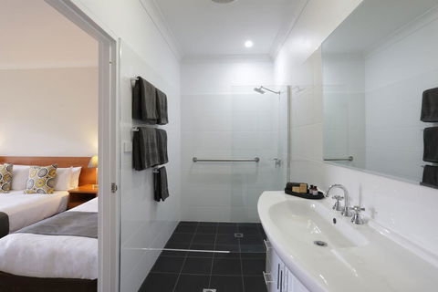 Cadman Motor Inn And Apartments - Hotels Melbourne 3