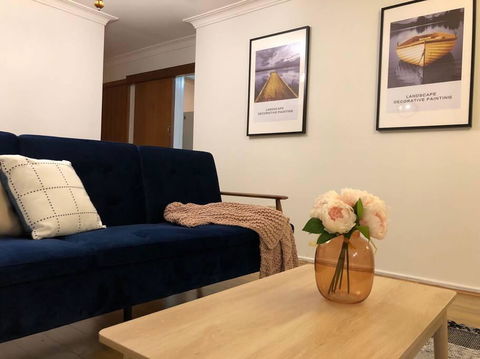 CAMPBELLTOWN HOLIDAY HOME 3 BED + FREE PARKING NCA039 - Hotels Melbourne 2