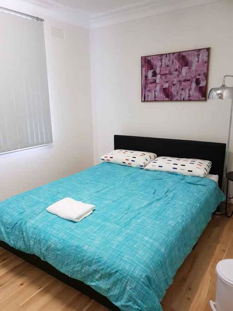 CAMPBELLTOWN HOLIDAY HOME 3 BED + FREE PARKING NCA039 - Hotels Melbourne 3