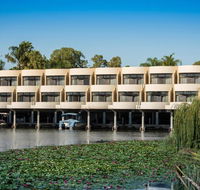 Capri Waters Country Club - Hotels Melbourne