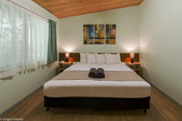 Book Lake Eacham Accommodation Vacations Hotels Melbourne Hotels Melbourne