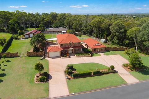 Charming Brisbane Acreage Pool - Hotels Melbourne 1