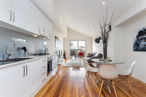 Complete Host Richmond Townhouse Collection - Hotels Melbourne 0