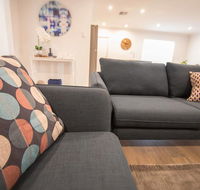 Contemporary Esprit with river reserve access - Hotels Melbourne