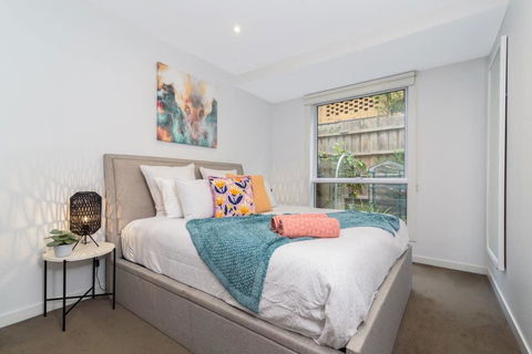 Convenience And Luxury In Carnegie - Hotels Melbourne 3