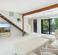 Cool Coastal Chic Noosaville - Hotels Melbourne