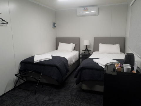 Cornwall House Accommodation - Hotels Melbourne 1