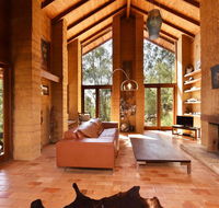 Corymbia Cottage - unique quirky private a guest favourite - Hotels Melbourne