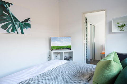 Cosy And Bright Studio Next To Westmead Hospital - Hotels Melbourne 1