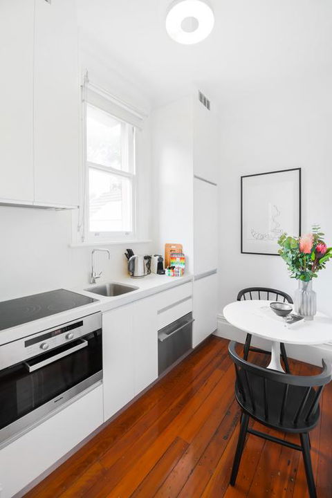 Cosy Nook In Inner-city Victorian Mansion - Hotels Melbourne 3