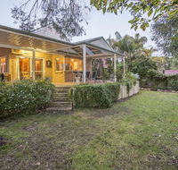 Country Cottage - Hotels Melbourne
