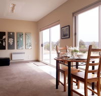 Couples Retreat with Mountain View Near Hobart - Hotels Melbourne