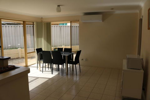Cozy Stay @ Purser Cove Near University, Hospital & Transport - Hotels Melbourne 2