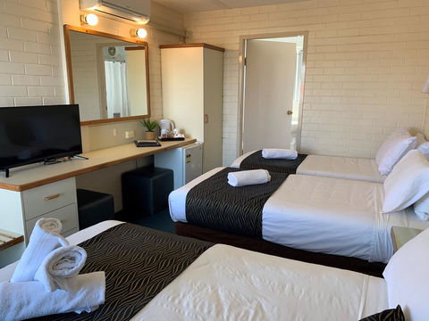Crest Motor Inn - Hotels Melbourne 3