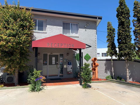 Crest Motor Inn - Hotels Melbourne 0