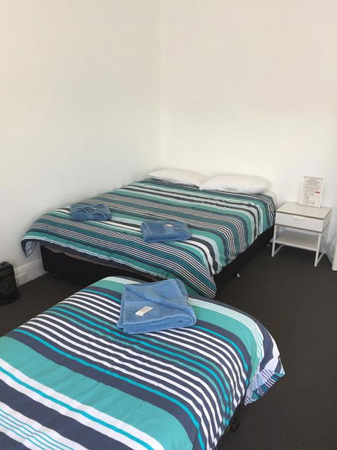 Crown Inn Hotel - Hotels Melbourne 0