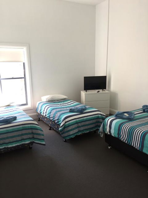 Crown Inn Hotel - Hotels Melbourne 1