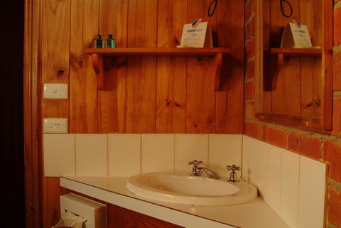 Diamond House Heritage Restaurant And Motor Inn - Hotels Melbourne 2