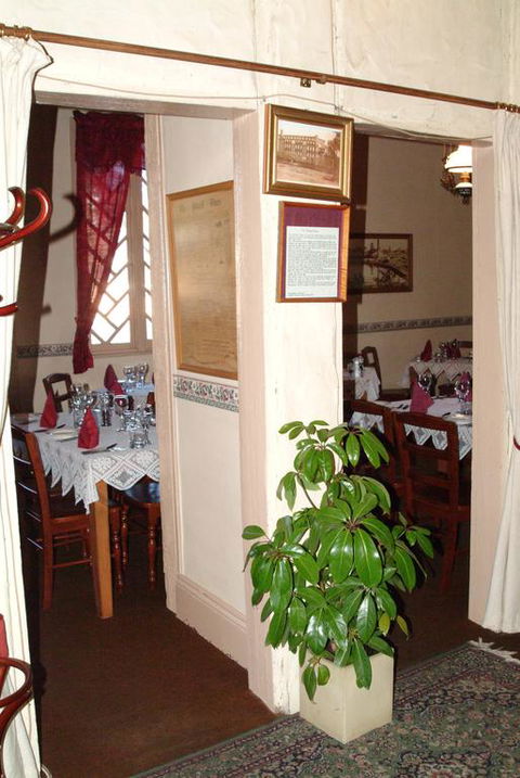 Diamond House Heritage Restaurant And Motor Inn - Hotels Melbourne 3