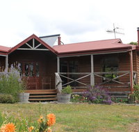 Eagle's Roost Farmstay BB - Hotels Melbourne