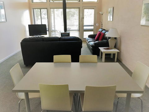 Edgewater Terraces At Metung - Hotels Melbourne 3