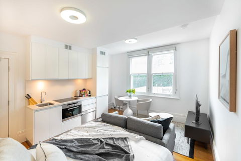 Elegantly Styled Studio In Stunning Glebe Estate - Hotels Melbourne 0