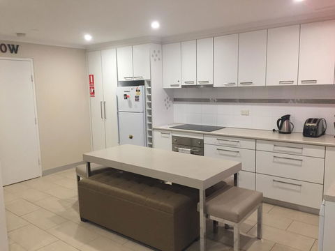 Elkhorn 17 - Hotels Melbourne 2