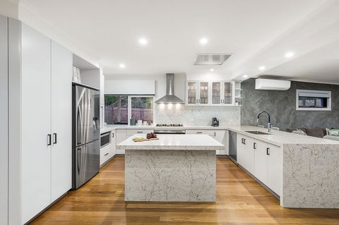 Ellerina Sea Vista Luxury Family Retreat With Sauna, Pool, Amazing Water Views, Walk To Beach - Hotels Melbourne 2