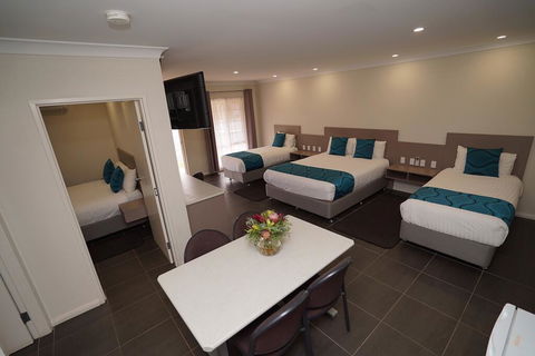 Exies Bagtown - Hotels Melbourne 1