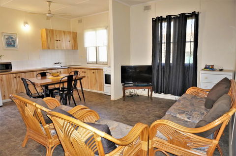 Exmouth Villas Unit 29 - Affordable 3 Bedroom Villa With A Great Location - Hotels Melbourne 2