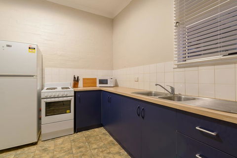 Exmouth Villas Unit 35 - 2 Bedroom Self-Contained Unit At The Heart Of Town - Hotels Melbourne 0