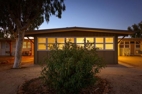 Exmouth Villas Unit 35 - 2 Bedroom Self-Contained Unit At The Heart Of Town - Hotels Melbourne 3