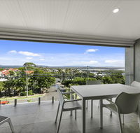 Exquisite Penthouse with views to Laguna Bay - Unit 3 Taralla 18 Edgar Bennett Avenue - Hotels Melbourne