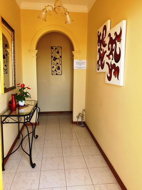 Fancy Moonta Bay - Hotels Melbourne 3