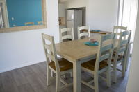 Book Lightning Ridge Accommodation Vacations Hotels Melbourne Hotels Melbourne