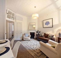 FUN TIMES in HUGE house 1 minute to SYDNEY HARBOUR - Hotels Melbourne